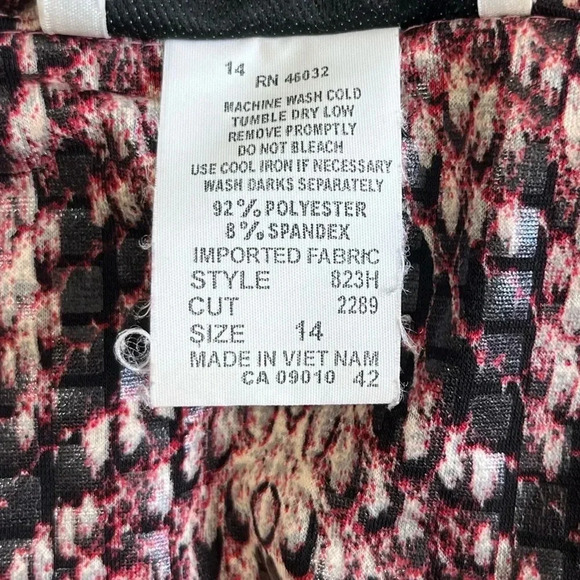 N Touch | Women’s Snakeskin Print Zip Up Jacket - Picture 4 of 4